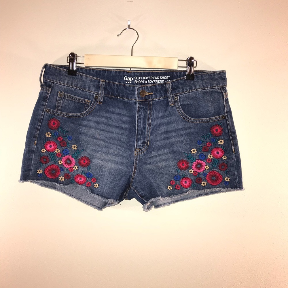 Gap Embroidered Sexy Boyfriend Jean Shorts
Size 12